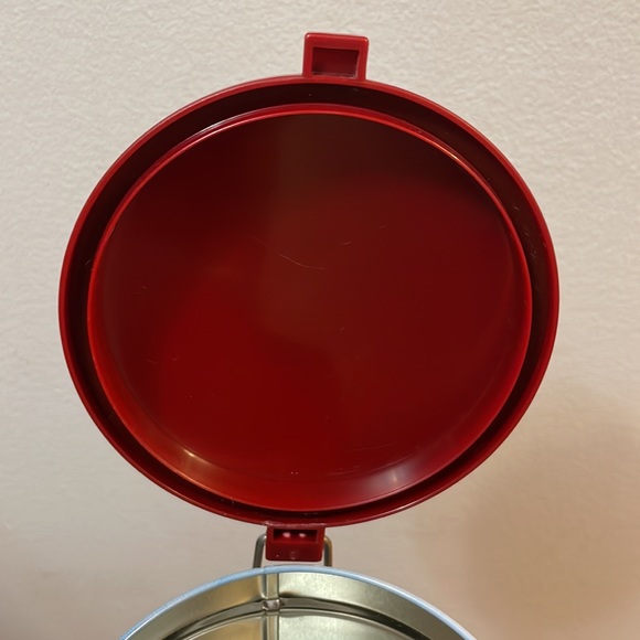 Tim Hortons Limited Edition Skating Pond Collectors Series #003 Tin Canister - Picture 9 of 12